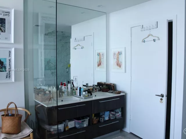 4-bedroom condo for sale in Miami - 480 NE 31st St 3301 - MondialRealty