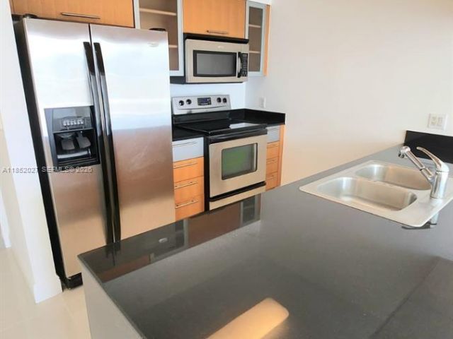 1-bedroom condo for sale in Miami - 1750 N Bayshore Dr 2010 - MondialRealty