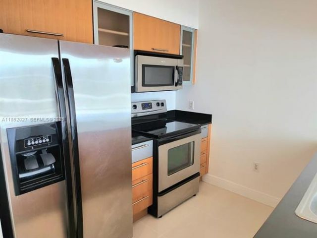 1-bedroom condo for sale in Miami - 1750 N Bayshore Dr 2010 - MondialRealty