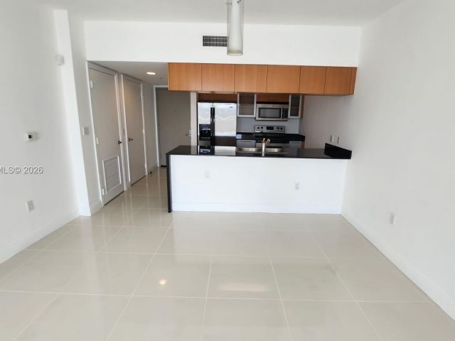 1-bedroom condo for sale in Miami - 1750 N Bayshore Dr 2010 - MondialRealty