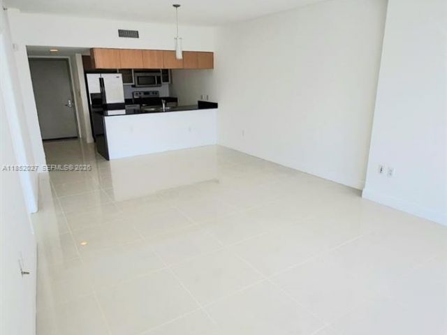 1-bedroom condo for sale in Miami - 1750 N Bayshore Dr 2010 - MondialRealty