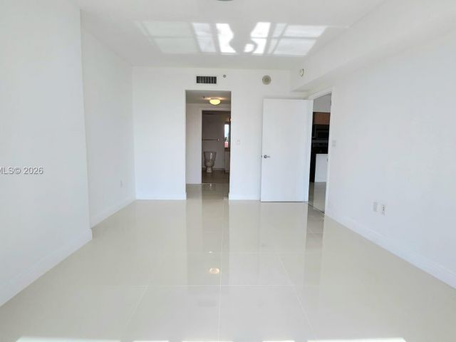 1-bedroom condo for sale in Miami - 1750 N Bayshore Dr 2010 - MondialRealty