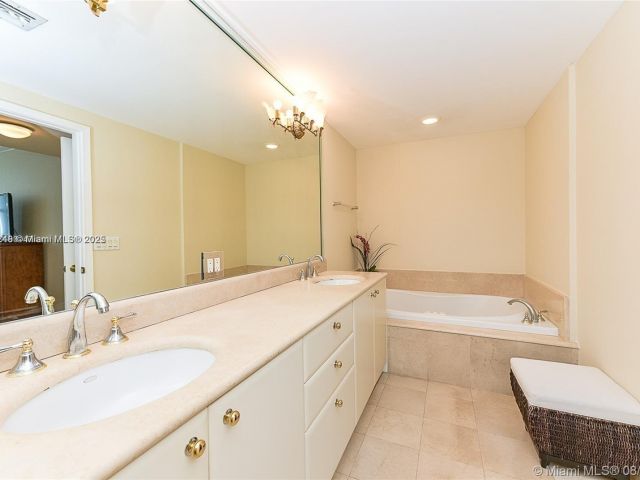 Apartment for rent  Unit #9E - photo 6385546