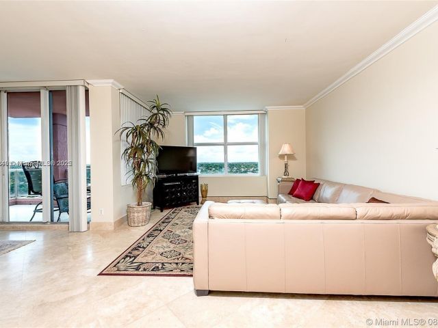 Apartment for rent  Unit #9E - photo 6385549