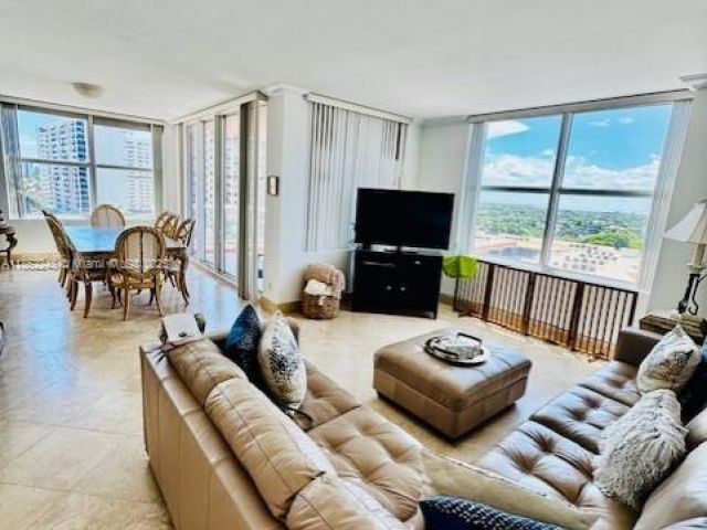 Apartment for rent  Unit #9E - photo 6385551