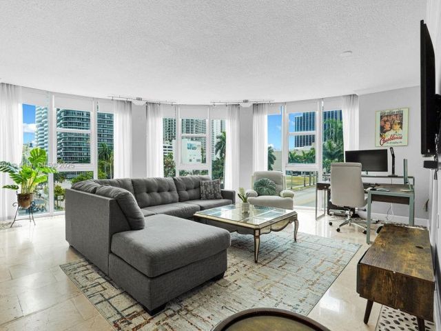 Apartment for sale  Unit #306 - photo 7444174