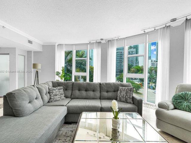 Apartment for sale  Unit #306 - photo 7444177