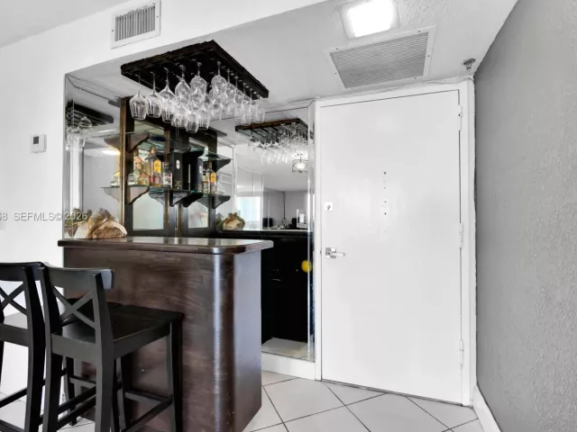 2-bedroom condo for sale in Miami Beach - 6039 Collins Ave 311 - MondialRealty