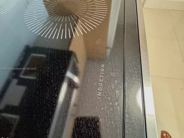 1-bedroom condo for sale in Bal Harbour - 10275 Collins Ave 316 - MondialRealty