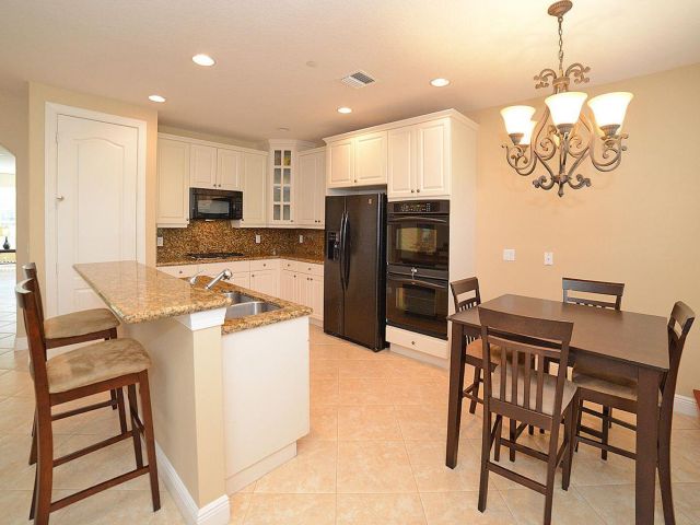 Home for rent at 5510 NE Trieste Terrace - photo 6378229