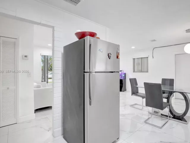 3-bedroom home for sale in Pembroke Pines - 311 SW 68th Ter - MondialRealty