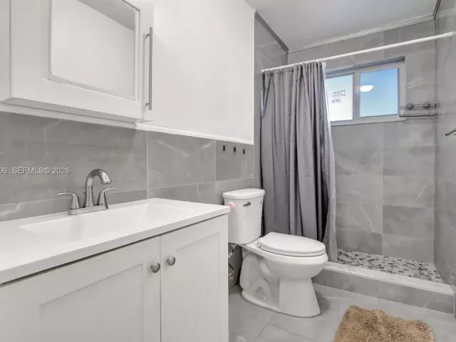 3-bedroom home for sale in Pembroke Pines - 311 SW 68th Ter - MondialRealty