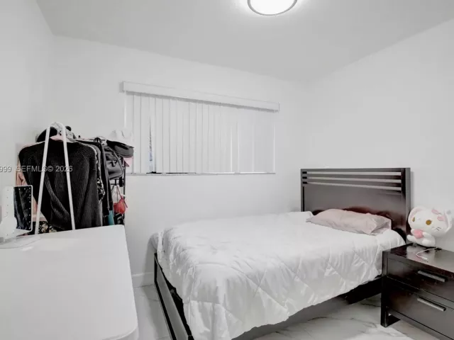 3-bedroom home for sale in Pembroke Pines - 311 SW 68th Ter - MondialRealty