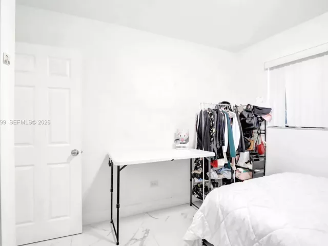 3-bedroom home for sale in Pembroke Pines - 311 SW 68th Ter - MondialRealty