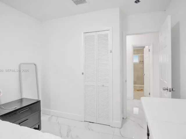 3-bedroom home for sale in Pembroke Pines - 311 SW 68th Ter - MondialRealty