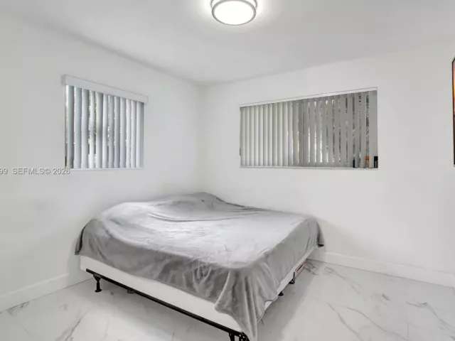 3-bedroom home for sale in Pembroke Pines - 311 SW 68th Ter - MondialRealty