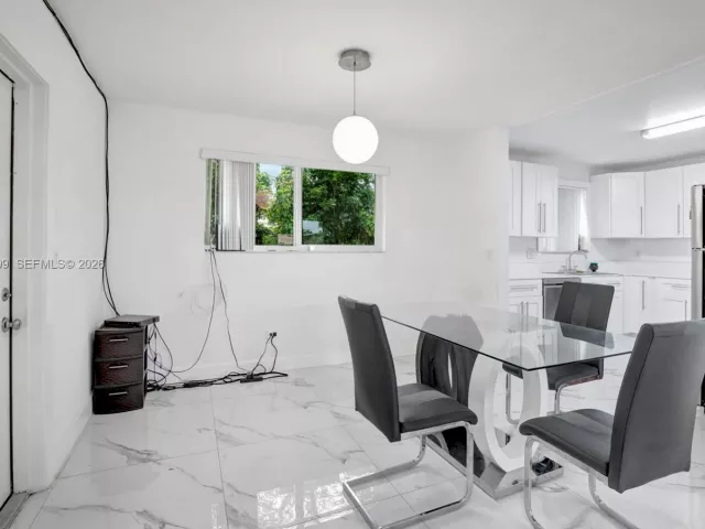 3-bedroom home for sale in Pembroke Pines - 311 SW 68th Ter - MondialRealty