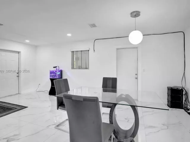 3-bedroom home for sale in Pembroke Pines - 311 SW 68th Ter - MondialRealty