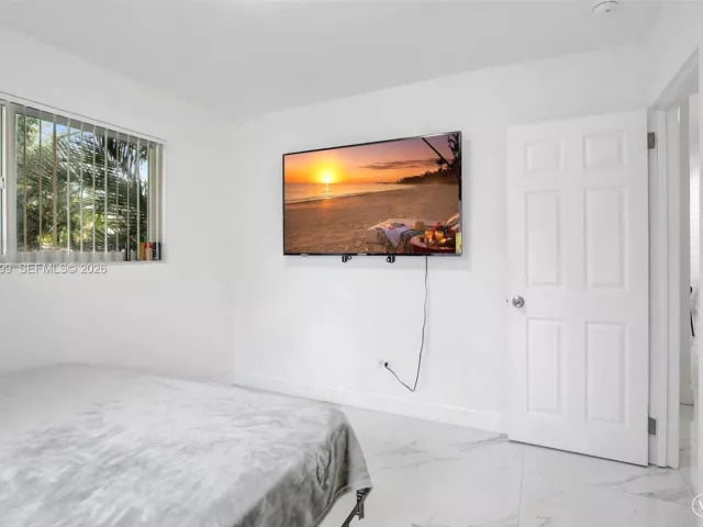 3-bedroom home for sale in Pembroke Pines - 311 SW 68th Ter - MondialRealty