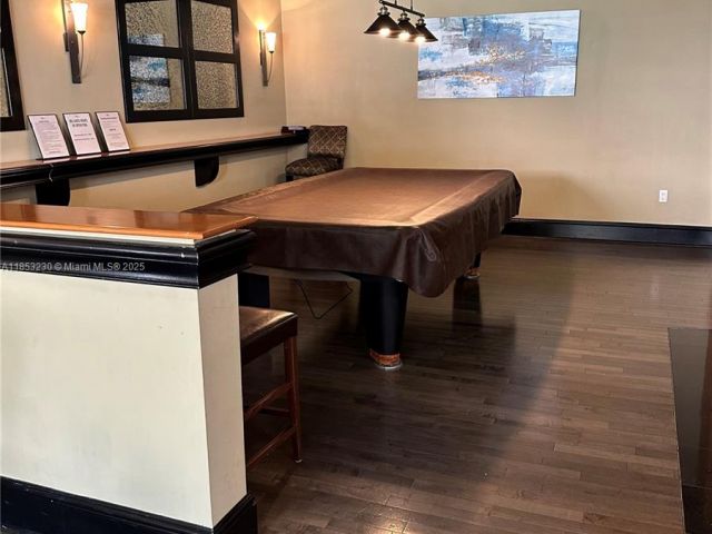 1-bedroom condo for sale in Aventura - 3001 NE 185th St 638 - MondialRealty