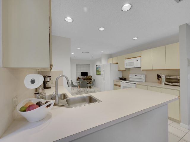 Home for rent at 17094 Boca Club Boulevard 4 - photo 6391624