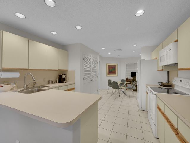 Home for rent at 17094 Boca Club Boulevard 4 - photo 6391625