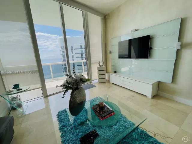 3-bedroom condo for rent in Sunny Isles Beach - 16001 COLLINS AVE 4107 - MondialRealty