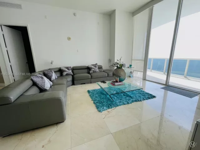 3-bedroom condo for rent in Sunny Isles Beach - 16001 COLLINS AVE 4107 - MondialRealty
