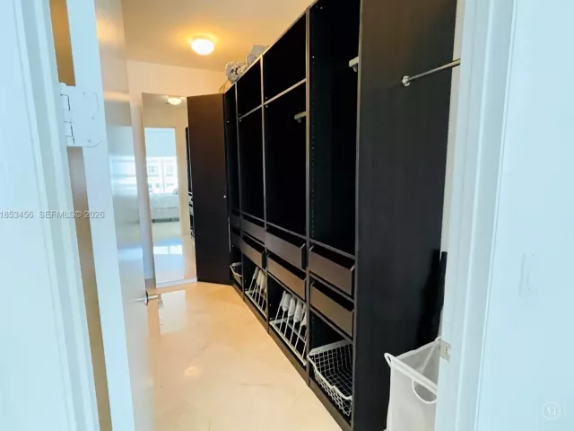 3-bedroom condo for rent in Sunny Isles Beach - 16001 COLLINS AVE 4107 - MondialRealty