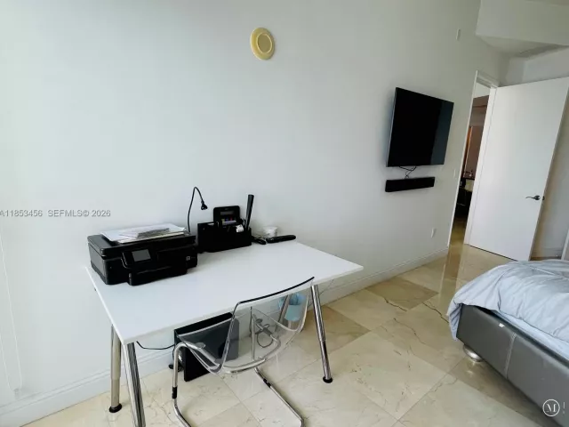 3-bedroom condo for rent in Sunny Isles Beach - 16001 COLLINS AVE 4107 - MondialRealty