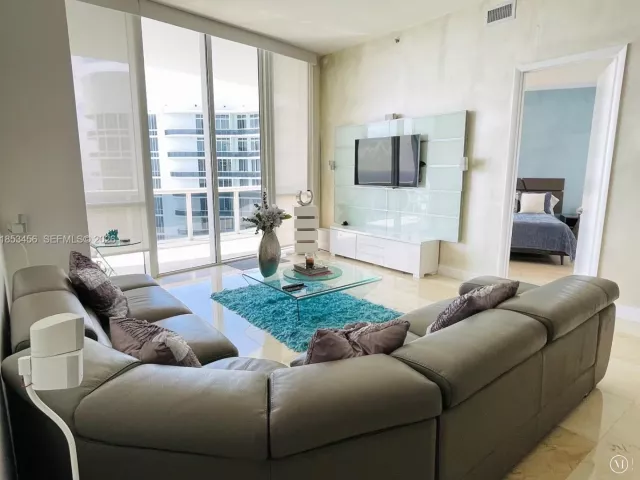 3-bedroom condo for rent in Sunny Isles Beach - 16001 COLLINS AVE 4107 - MondialRealty