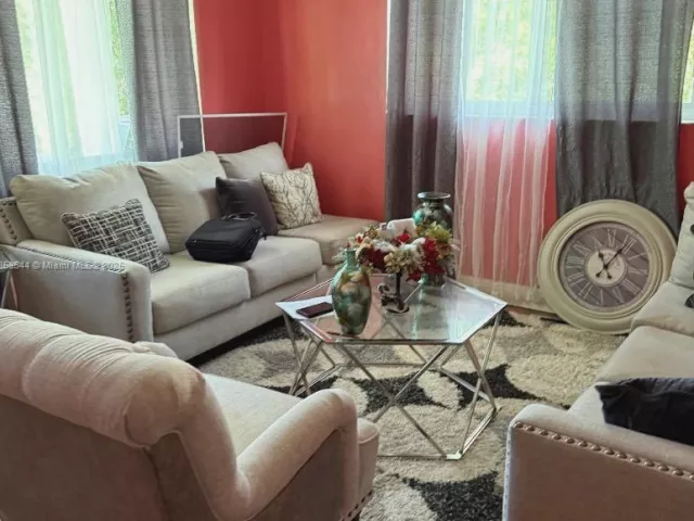 3-bedroom home for sale in North Miami - 985 NE 146th St - MondialRealty