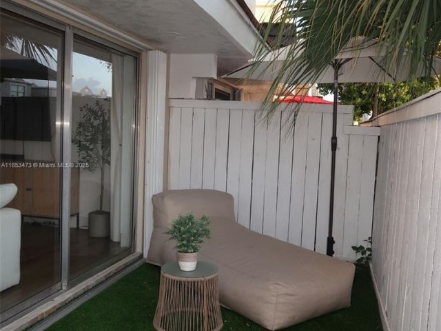 2-bedroom home for rent in Miami - 4530 SW 68th Ct Cir 35-6 - MondialRealty