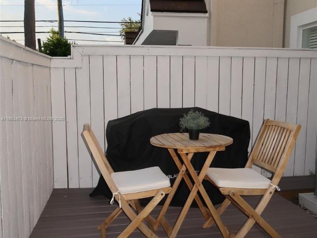 2-bedroom home for rent in Miami - 4530 SW 68th Ct Cir 35-6 - MondialRealty