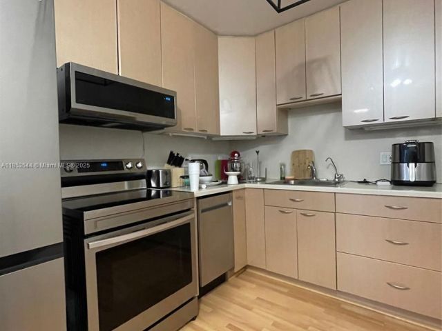 Apartment for rent  Unit # - photo 7432879