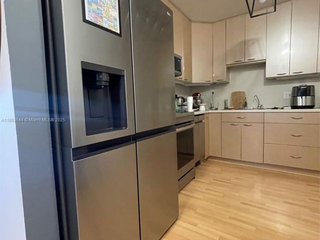 Apartment for rent  Unit # - photo 7432881