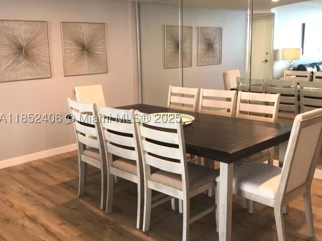 2-bedroom condo for sale in Hollywood - 2751 S Ocean Dr 1406-S - MondialRealty