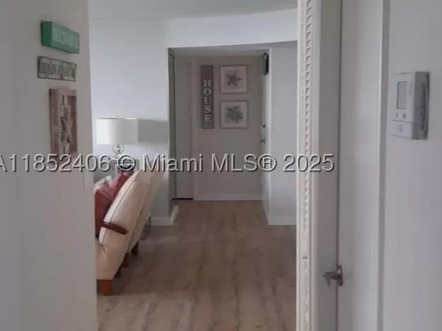 2-bedroom condo for sale in Hollywood - 2751 S Ocean Dr 1406-S - MondialRealty