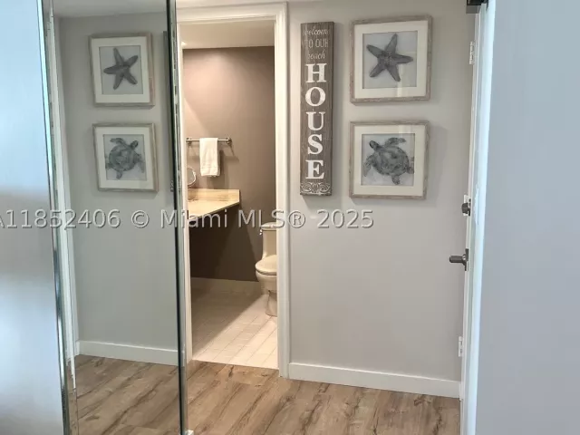 2-bedroom condo for sale in Hollywood - 2751 S Ocean Dr 1406-S - MondialRealty