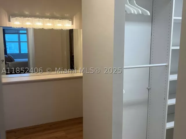 2-bedroom condo for sale in Hollywood - 2751 S Ocean Dr 1406-S - MondialRealty