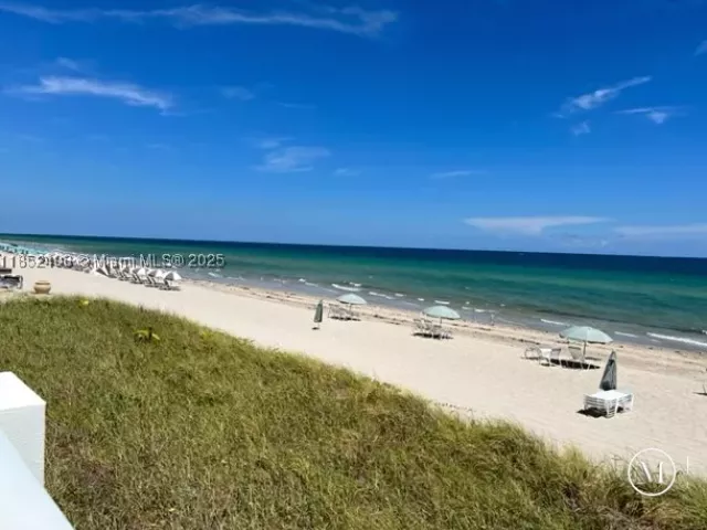 2-bedroom condo for sale in Hollywood - 2751 S Ocean Dr 1406-S - MondialRealty