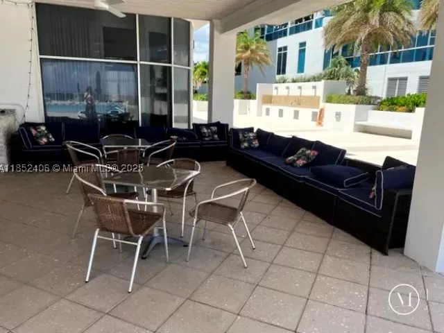 2-bedroom condo for sale in Hollywood - 2751 S Ocean Dr 1406-S - MondialRealty