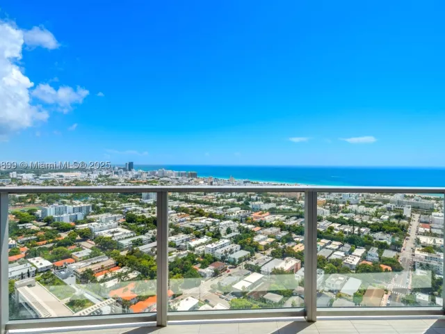 2-bedroom condo for sale in Miami Beach - 500 alton rd 3604 - MondialRealty