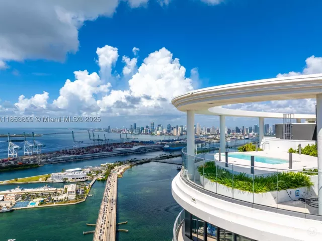 2-bedroom condo for sale in Miami Beach - 500 alton rd 3604 - MondialRealty