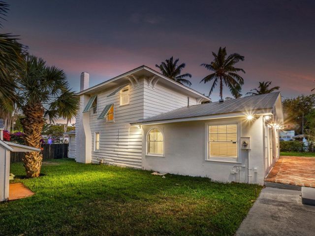 Home for sale at 319 Buckingham Road - photo 6390796