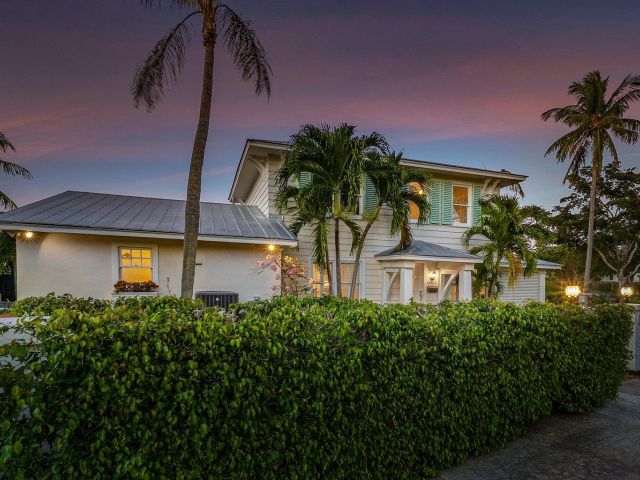 Home for sale at 319 Buckingham Road - photo 6390797