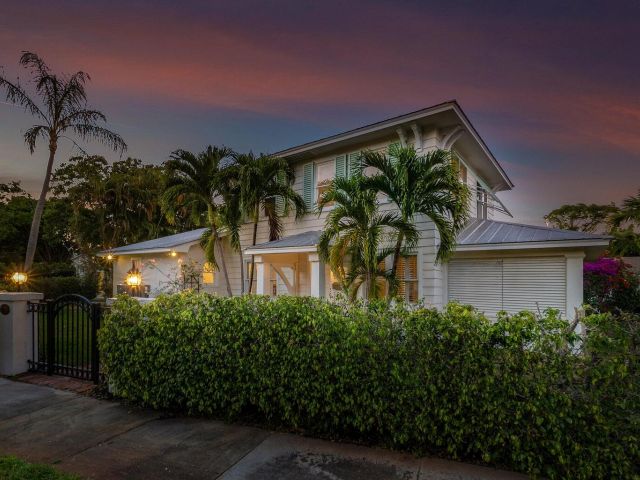 Home for sale at 319 Buckingham Road - photo 6390798