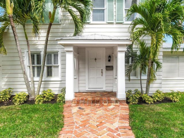 Home for sale at 319 Buckingham Road - photo 6390800