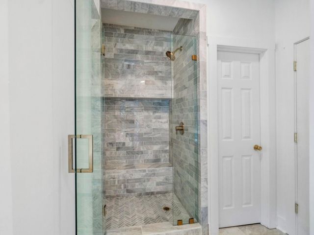 Home for sale at 319 Buckingham Road - photo 6506720