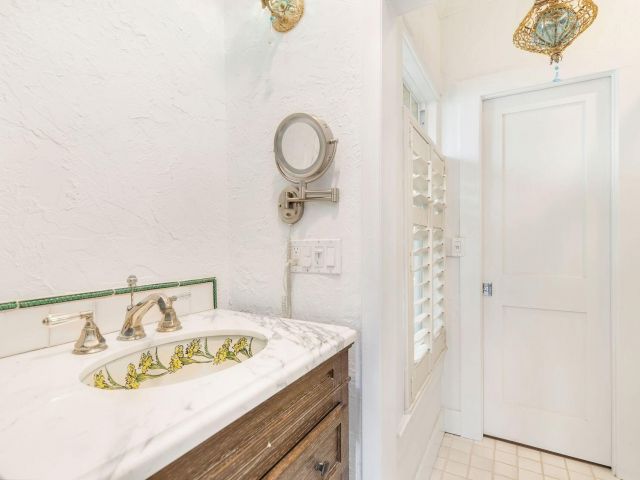 Home for rent at 222 Greenwood Drive - photo 6392710